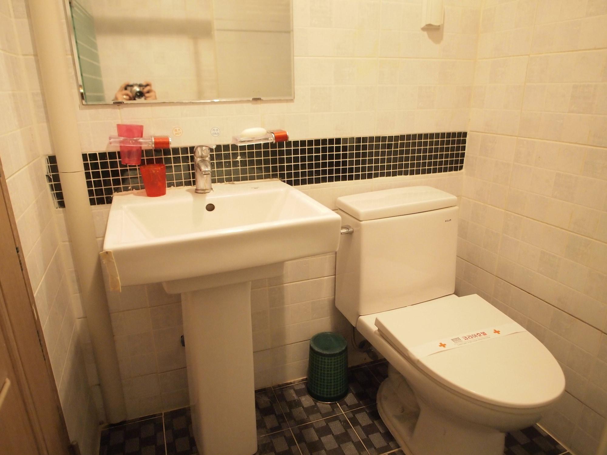 Hostel J Stay Сеул Екстериор снимка