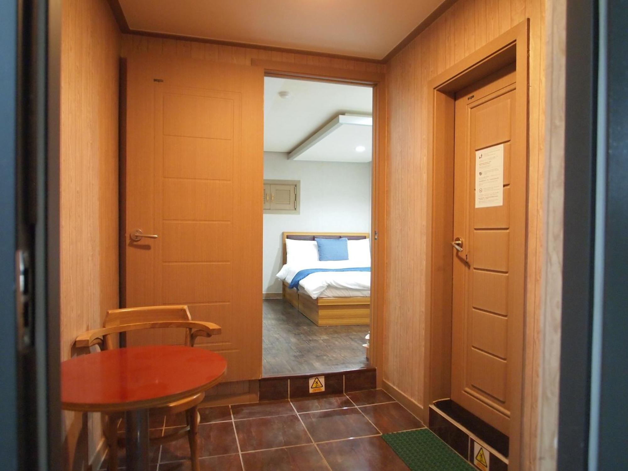 Hostel J Stay Сеул Стая снимка