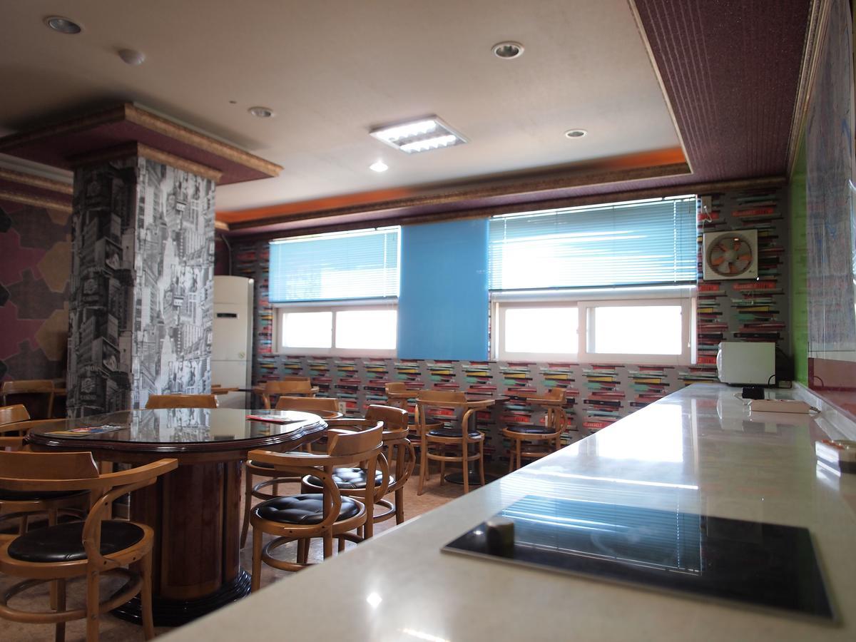 Hostel J Stay Сеул Екстериор снимка